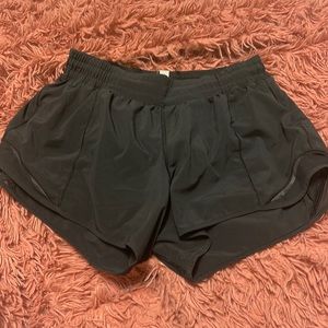 LULULEMON HOTTY HOT 4in